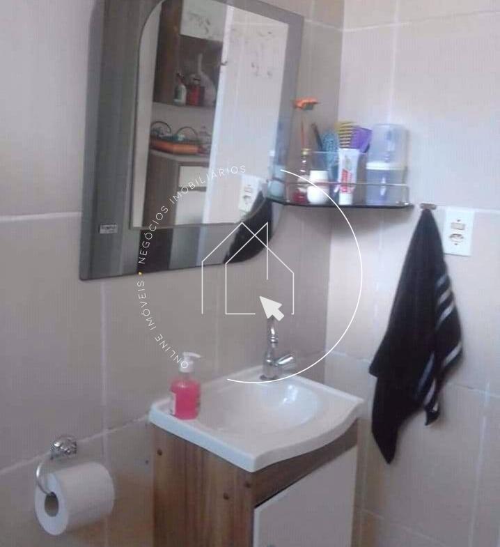 718