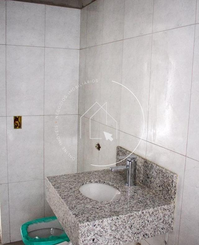 640