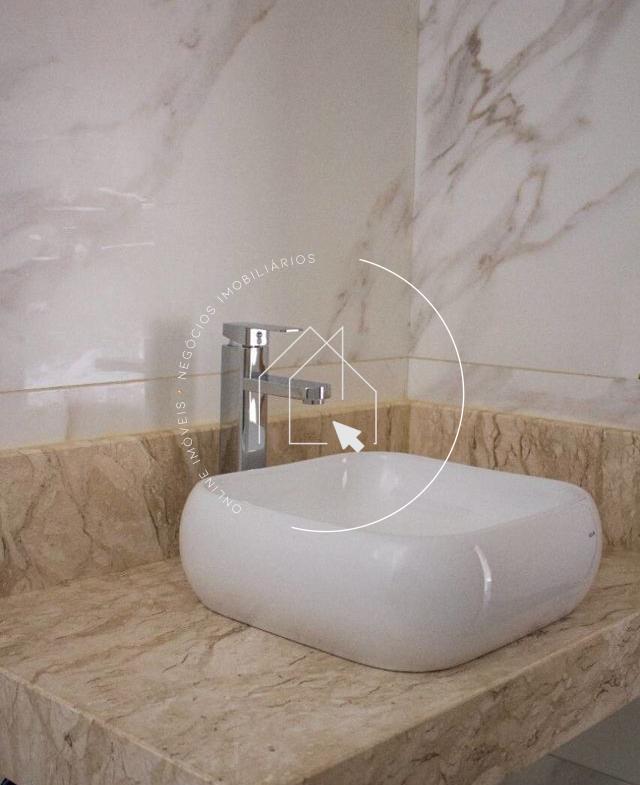 640