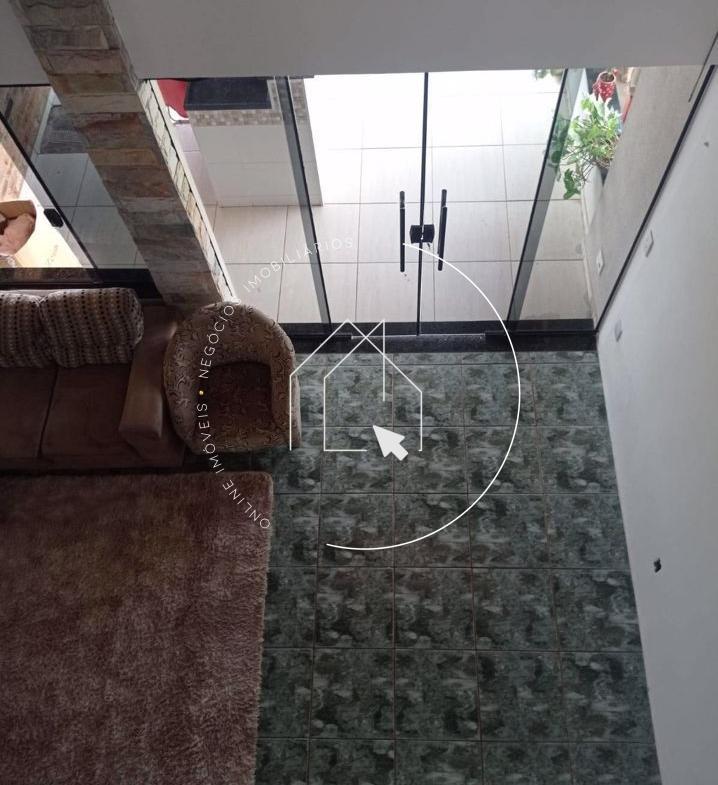 718