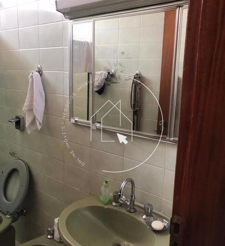 718
