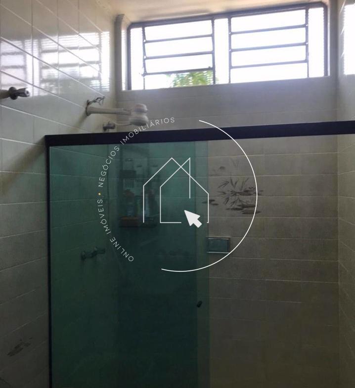 718
