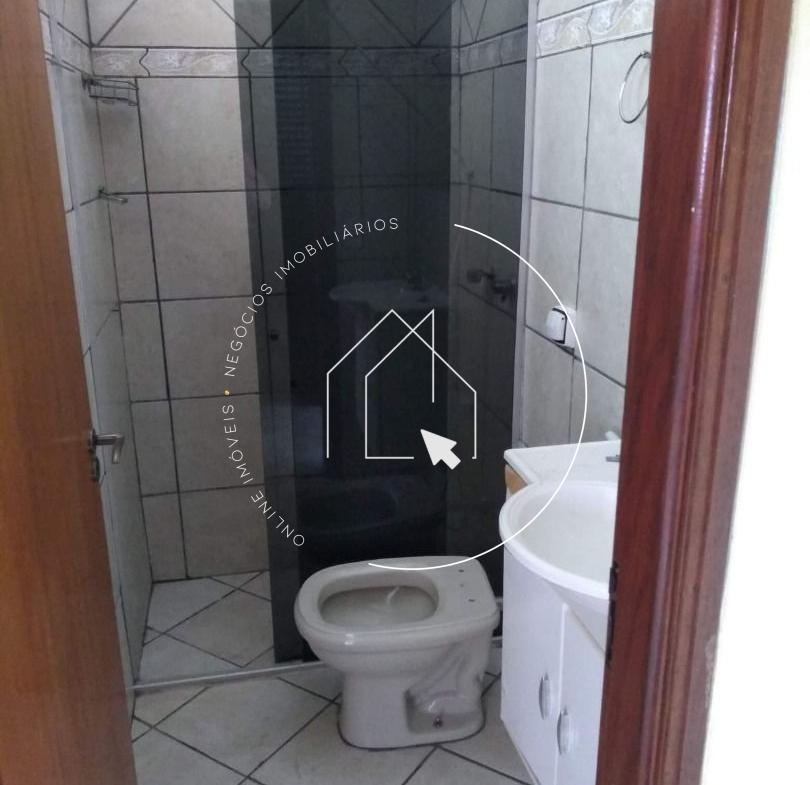 810