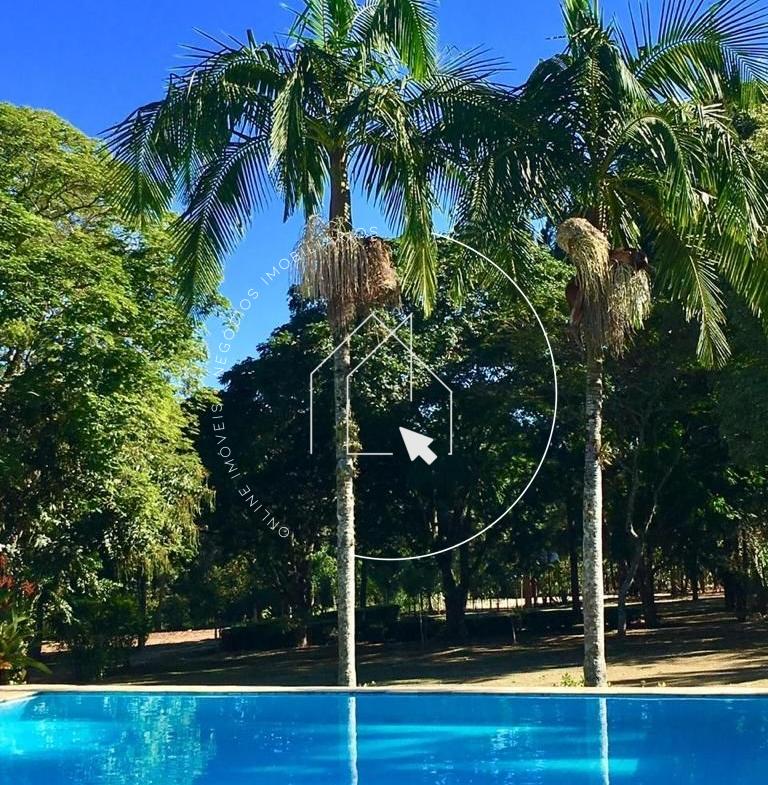 768