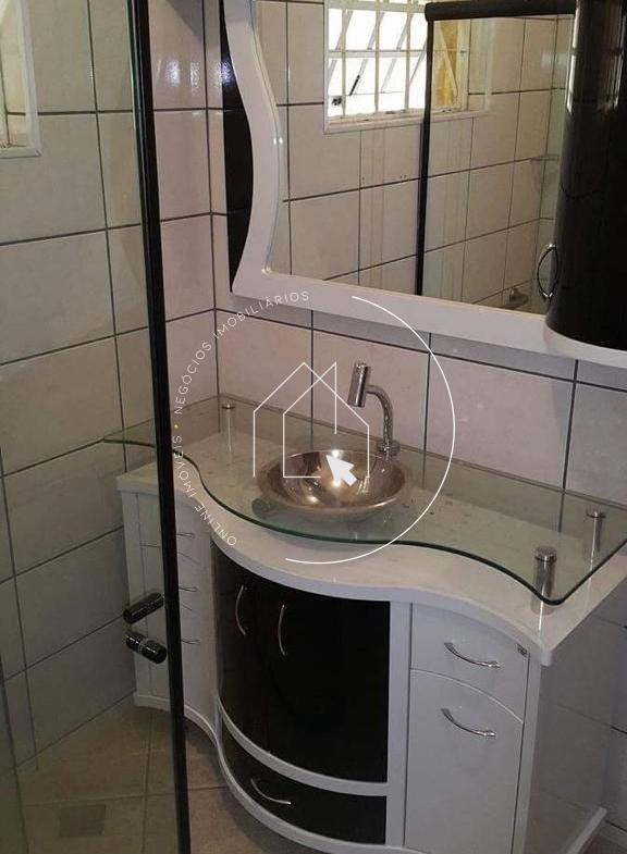 576
