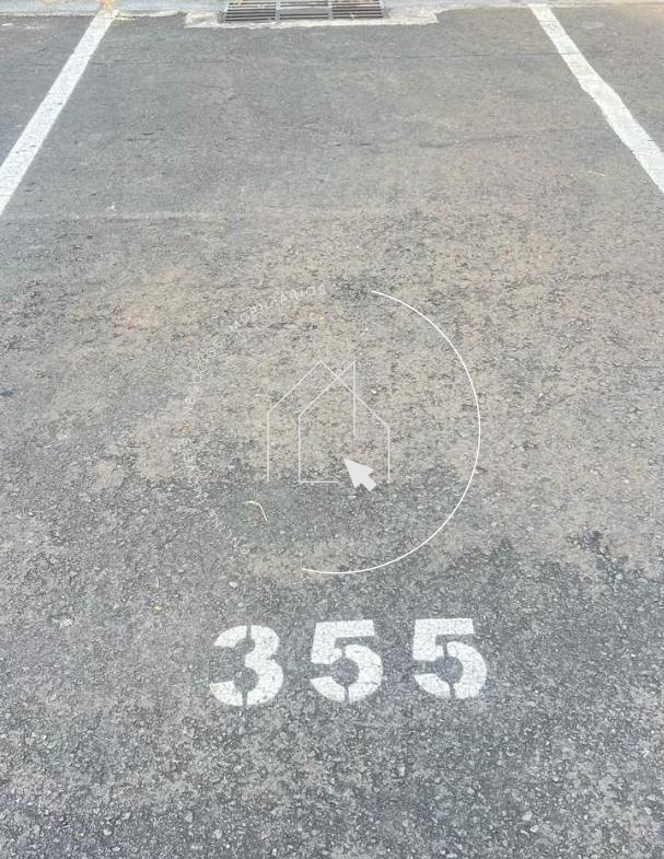 607