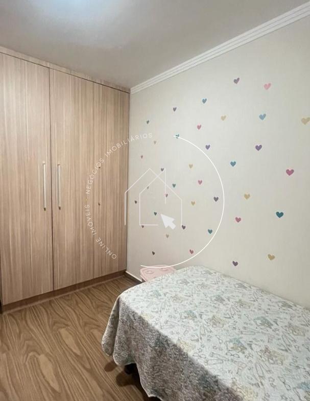 607
