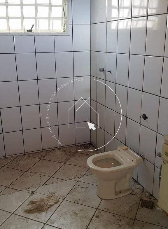 576
