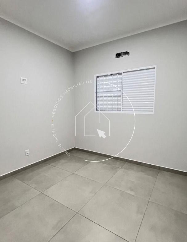 607