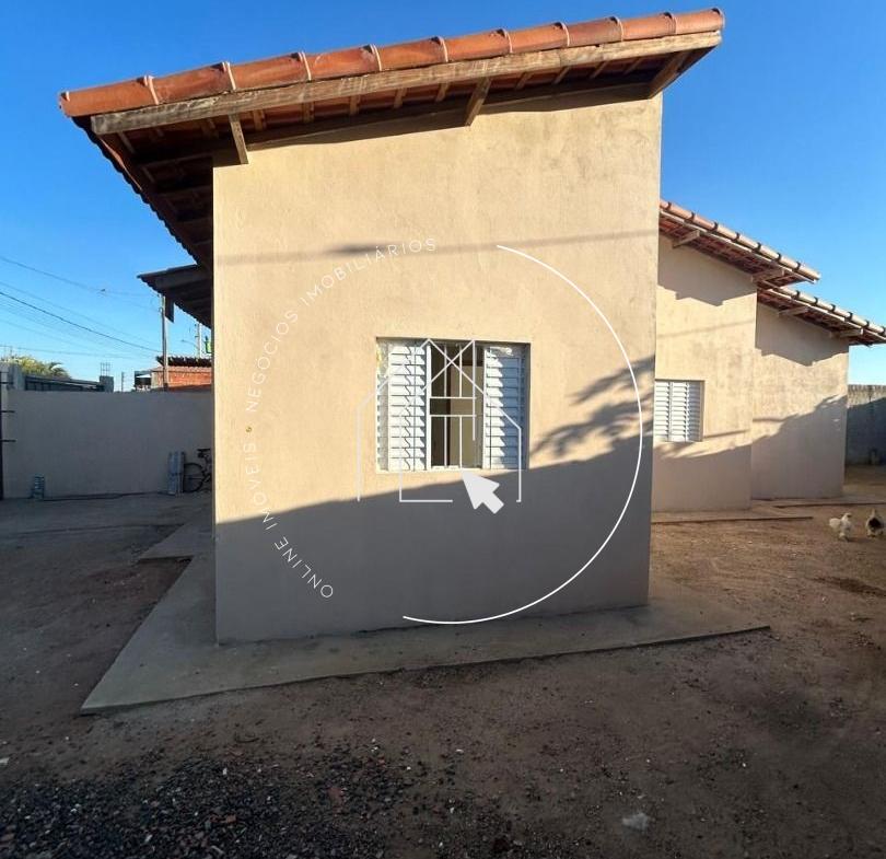 810