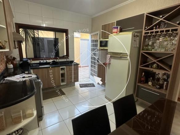 CASA A VENDA COM PISCINA – BAIRRO IGAÇABA – MOGI GUAÇU SP